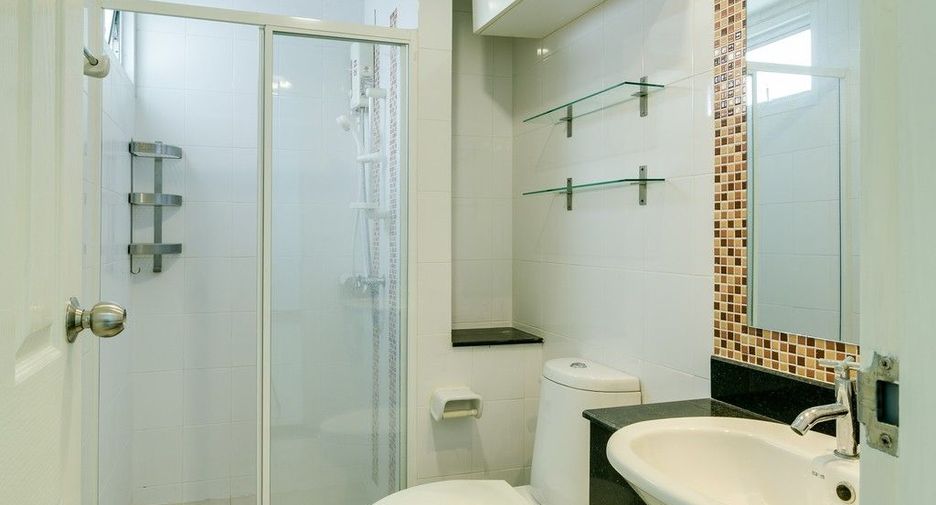 For sale and for rent 2 bedrooms condo in Phra Khanong, Bangkok
