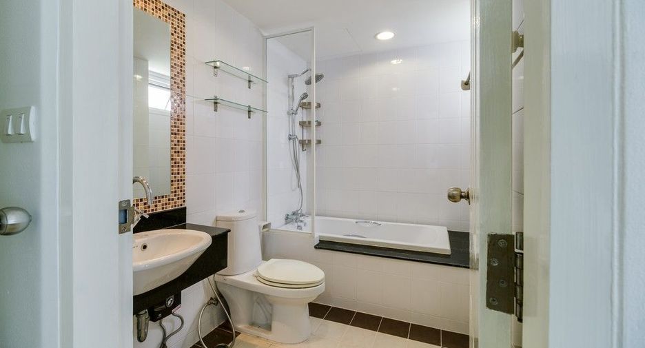 For sale and for rent 2 bedrooms condo in Phra Khanong, Bangkok