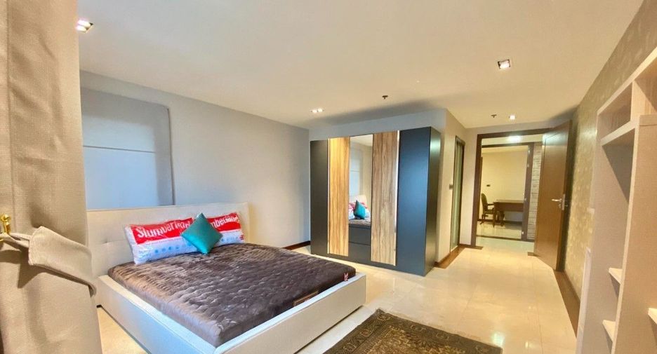 À vendre et à louer 3 chambres condo à Watthana, Bangkok