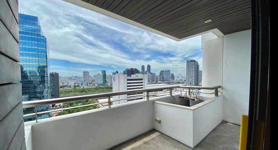 À vendre et à louer 3 chambres condo à Watthana, Bangkok
