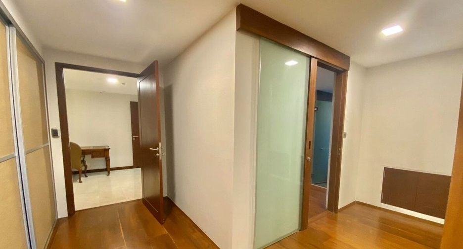 À vendre et à louer 3 chambres condo à Watthana, Bangkok