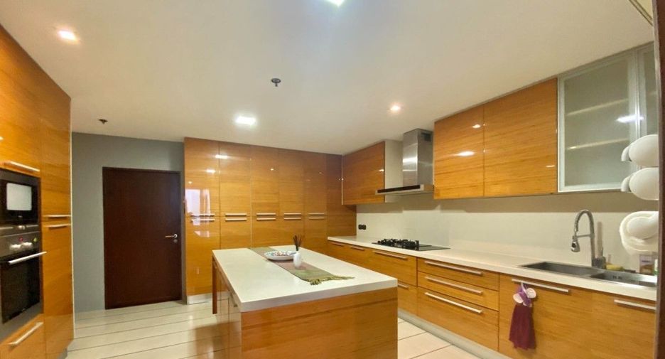 À vendre et à louer 3 chambres condo à Watthana, Bangkok