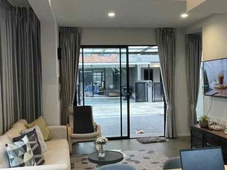 Haus zum Kauf mit 3 Zimmer in Lat Phrao, Bangkok