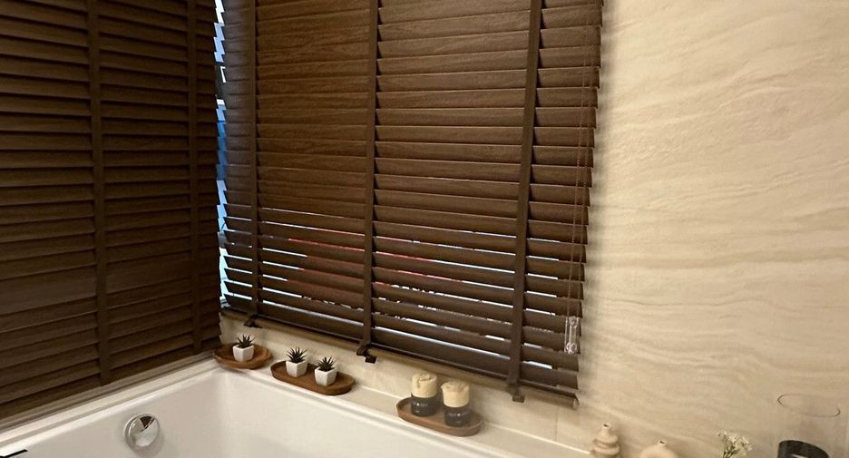 For sale 1 Beds condo in Khlong Toei, Bangkok