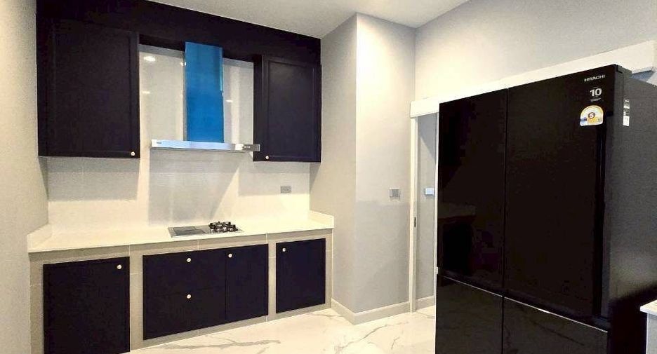 Haus zur Miete mit 5 Zimmer in Bang Phli, Samut Prakan