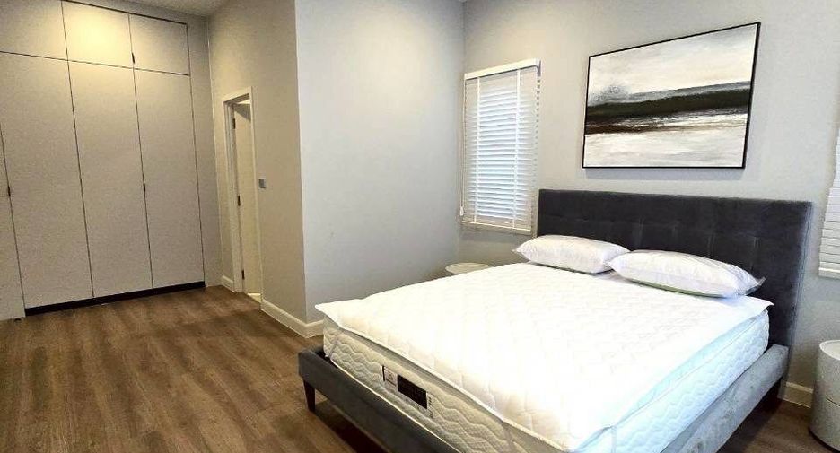 Haus zur Miete mit 5 Zimmer in Bang Phli, Samut Prakan