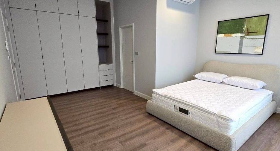 Haus zur Miete mit 5 Zimmer in Bang Phli, Samut Prakan