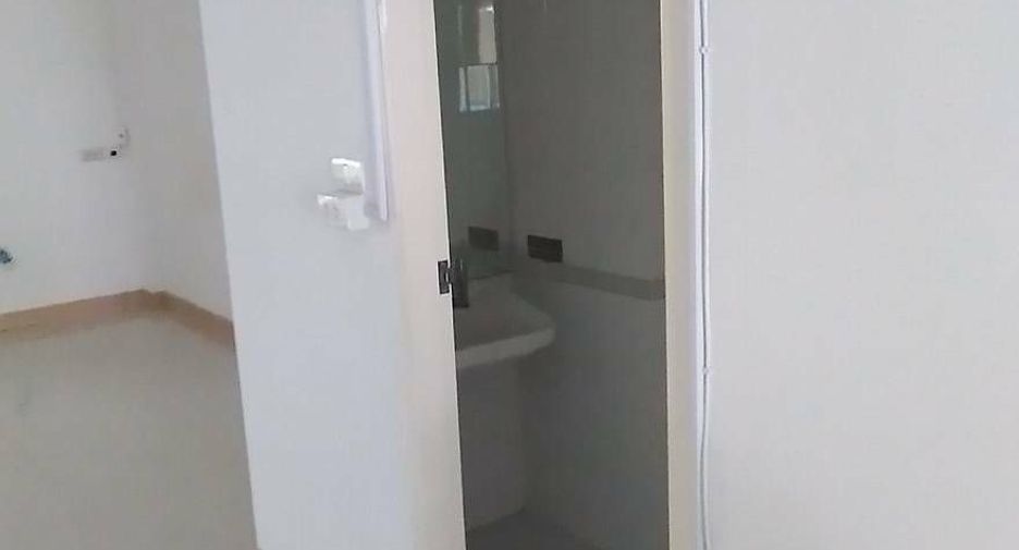 For sale 3 bedrooms townhouse in Bang Khun Thian, Bangkok