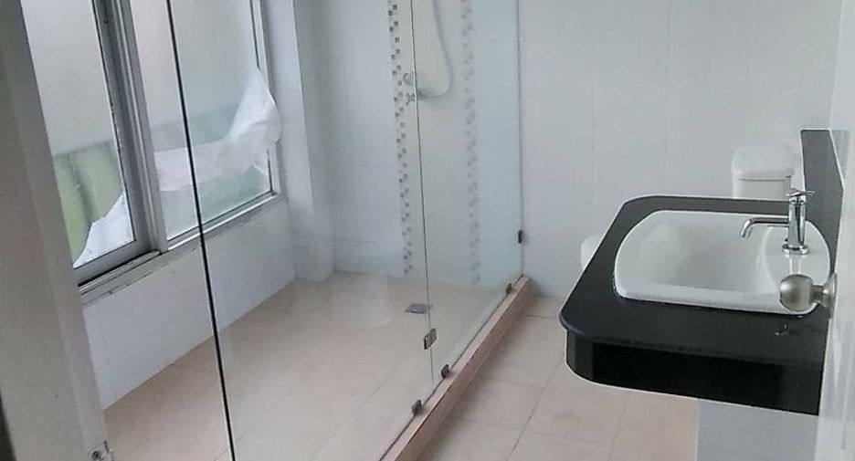 For sale 3 bedrooms townhouse in Bang Khun Thian, Bangkok