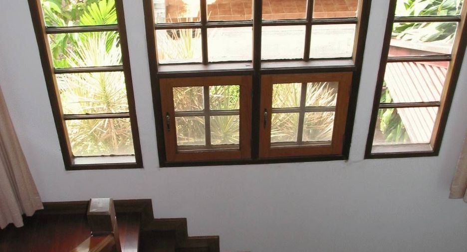 For rent 4 bedrooms house in Mueang Samut Prakan, Samut Prakan