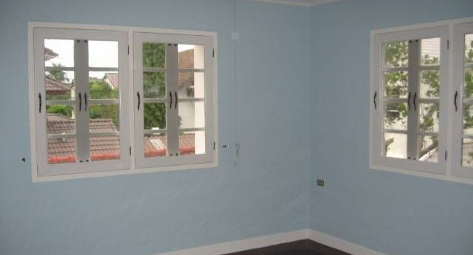 For rent 4 bedrooms house in Mueang Samut Prakan, Samut Prakan