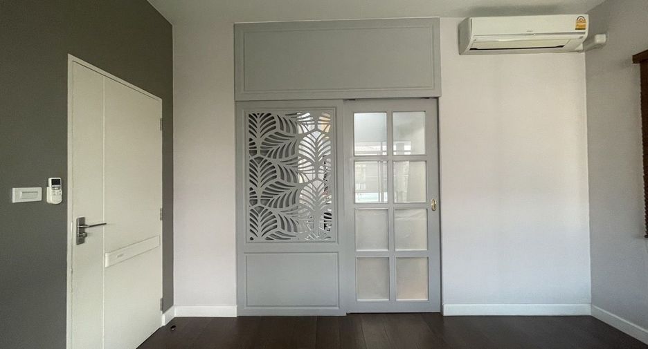 For sale 4 bedrooms house in Bang Phli, Samut Prakan