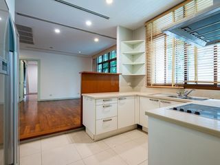 Casa en alquiler de 4 habitaciones en Watthana, Bangkok