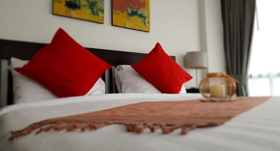 For rent 4 bedrooms condo in Sathon, Bangkok