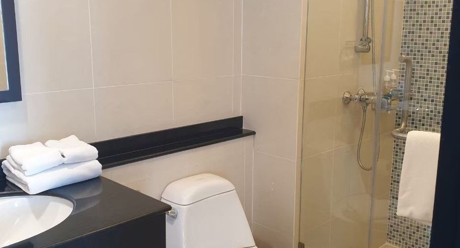 For rent 4 bedrooms condo in Sathon, Bangkok