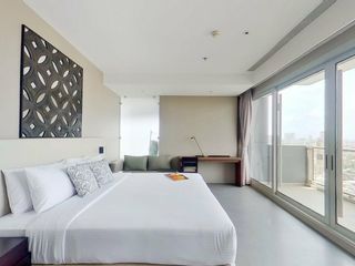 For rent 2 bedrooms condo in Sathon, Bangkok