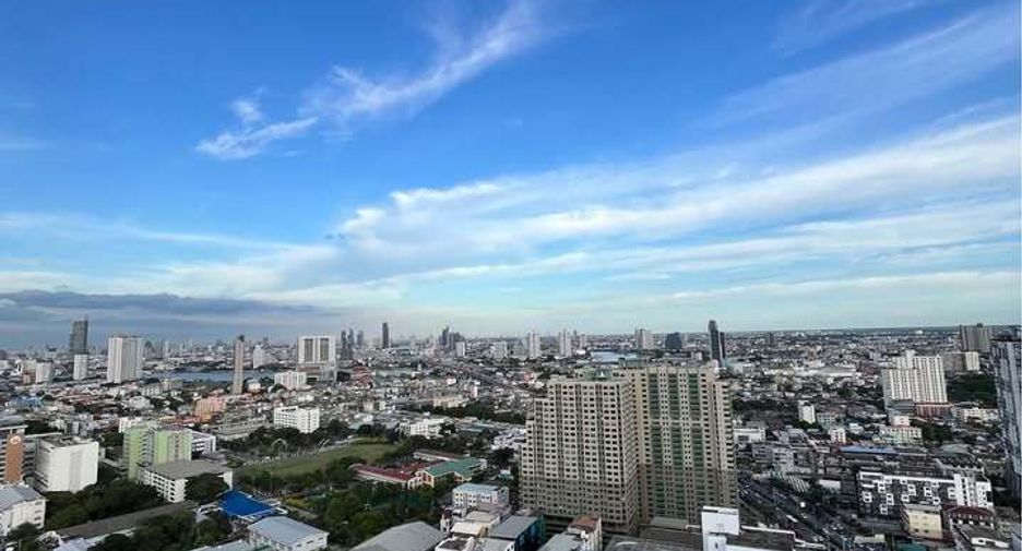 For rent 2 bedrooms condo in Thon Buri, Bangkok