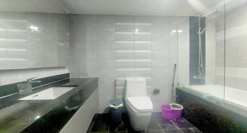 Wohnung zur Miete mit 1 Zimmer in Bang Rak, Bangkok