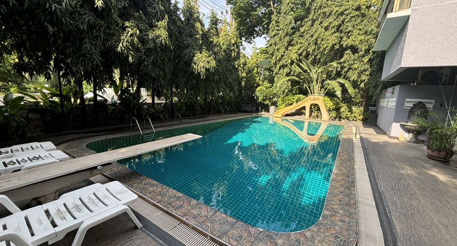 For rent 3 bedrooms condo in Watthana, Bangkok