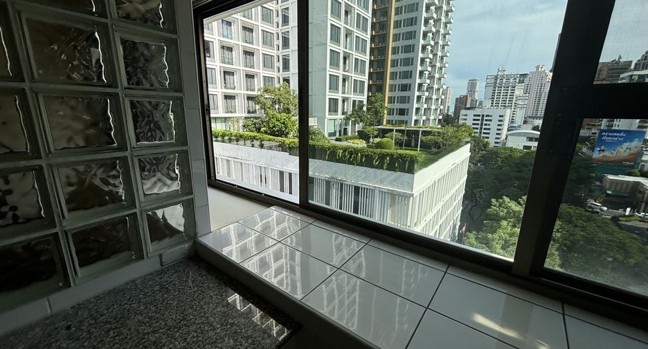 For rent 3 bedrooms condo in Watthana, Bangkok
