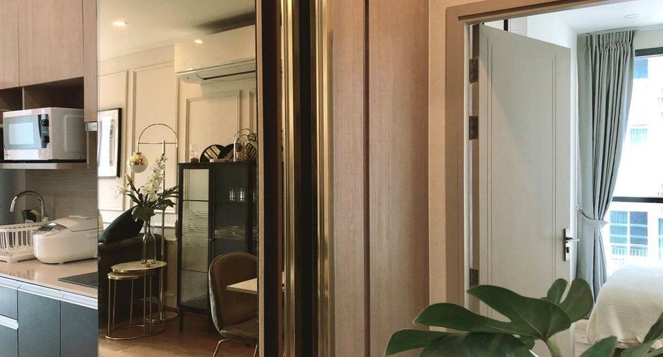 For rent 2 bedrooms condo in Pathum Wan, Bangkok