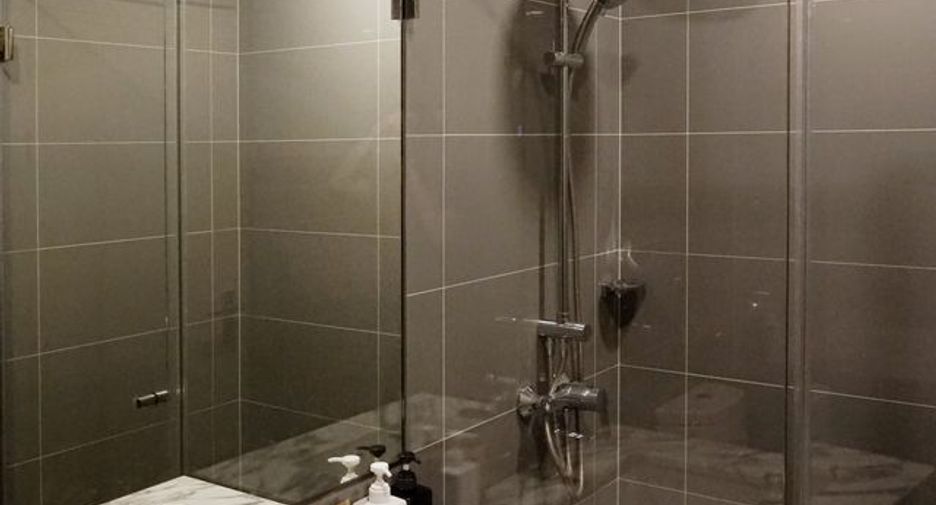 For rent 2 bedrooms condo in Pathum Wan, Bangkok