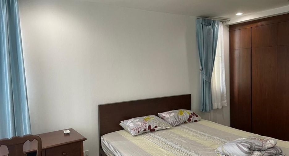 For rent 2 bedrooms condo in Pathum Wan, Bangkok