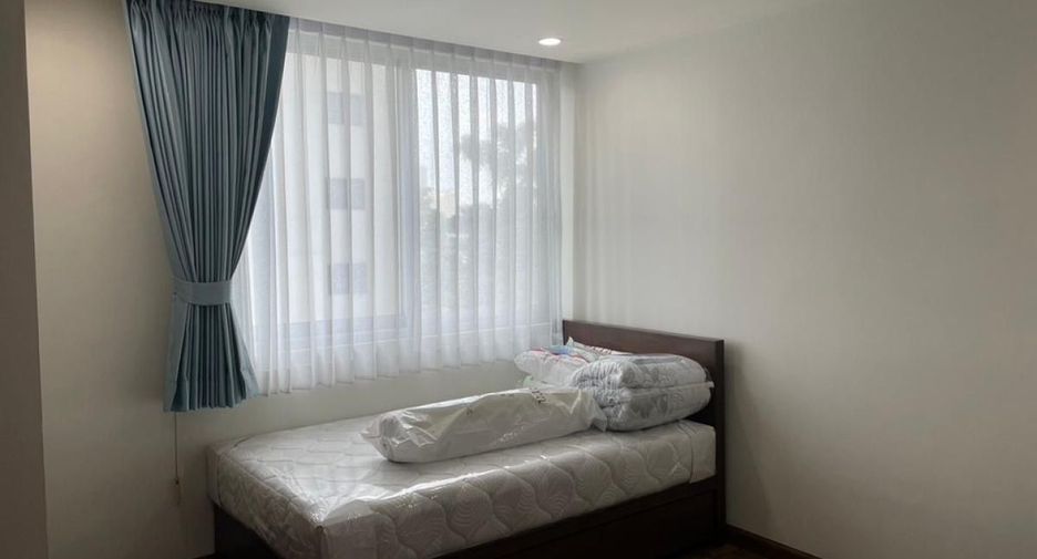 For rent 2 bedrooms condo in Pathum Wan, Bangkok