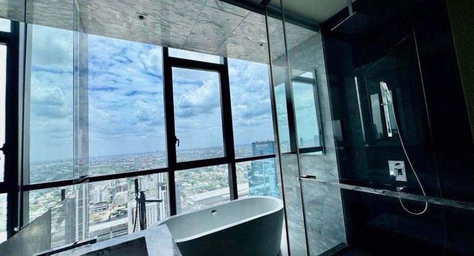 For sale and for rent 3 bedrooms condo in Watthana, Bangkok
