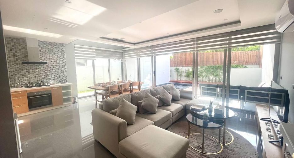 For rent 3 bedrooms villa in Mueang Phuket, Phuket