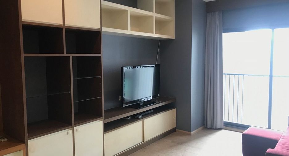 For rent studio condo in Khlong Toei, Bangkok