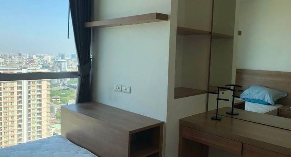 For sale 2 ベッドルーム condo in Phra Khanong, Bangkok