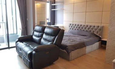 Wohnung zur Miete mit Studio in Bang Rak, Bangkok