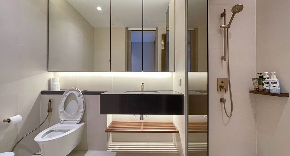 For rent 4 bedrooms condo in Khlong Toei, Bangkok