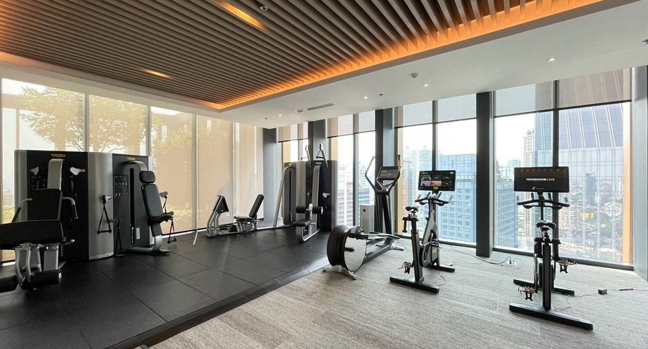 For rent 4 bedrooms condo in Khlong Toei, Bangkok