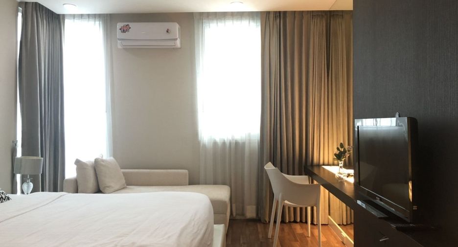 For rent 2 bedrooms condo in Pathum Wan, Bangkok