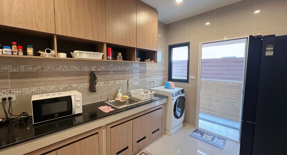 For rent 4 bedrooms house in Prawet, Bangkok
