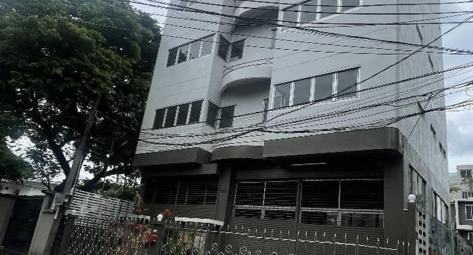 For rent office in Yan Nawa, Bangkok