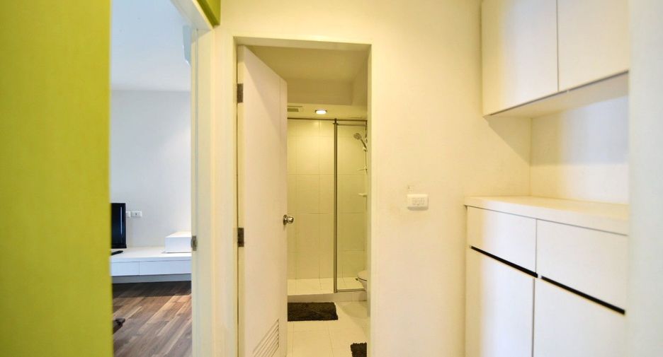 Condo en alquiler de 2 habitaciones en Phra Khanong, Bangkok