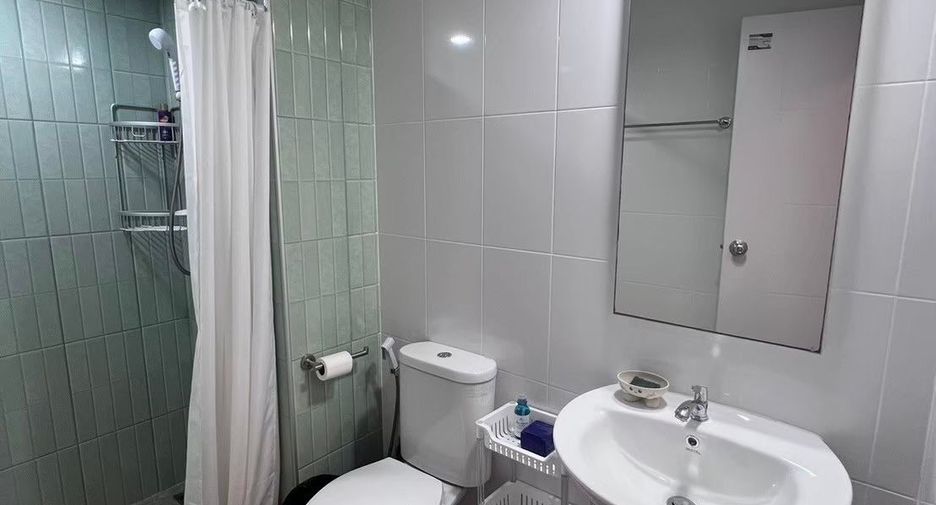 Condo en alquiler de 2 habitaciones en Phra Khanong, Bangkok