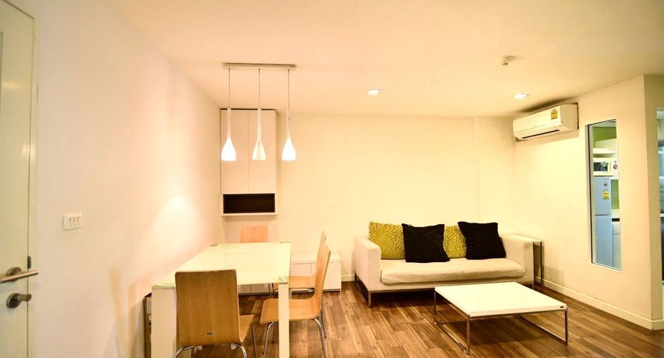 Condo en alquiler de 2 habitaciones en Phra Khanong, Bangkok