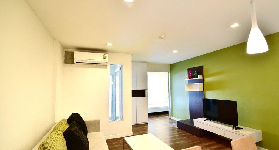 Condo en alquiler de 2 habitaciones en Phra Khanong, Bangkok