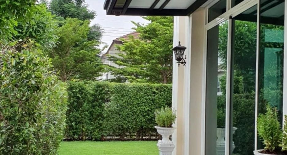 For sale 3 bedrooms house in Lat Krabang, Bangkok