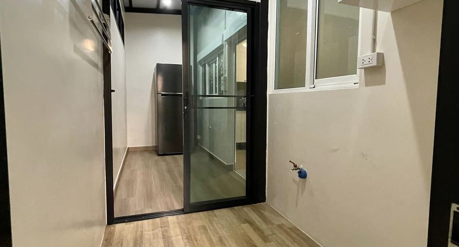 For sale 3 bedrooms house in Lat Krabang, Bangkok