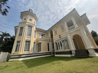 For sale 5 ベッドルーム house in Lat Phrao, Bangkok