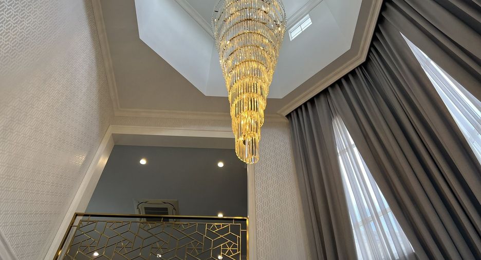 À vendre 5 chambres maison à Lat Phrao, Bangkok