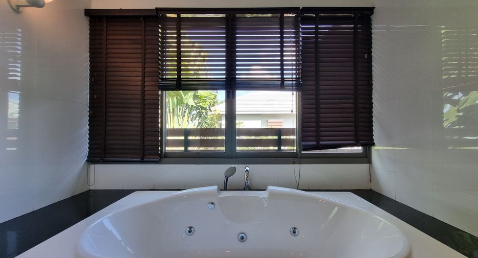For rent 4 bedrooms house in Mueang Phuket, Phuket