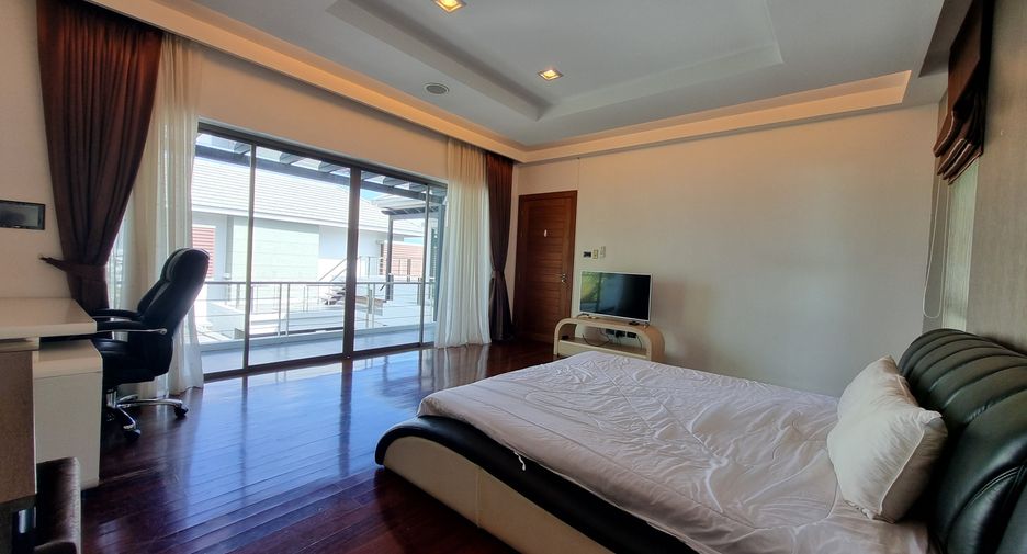 For rent 4 bedrooms house in Mueang Phuket, Phuket