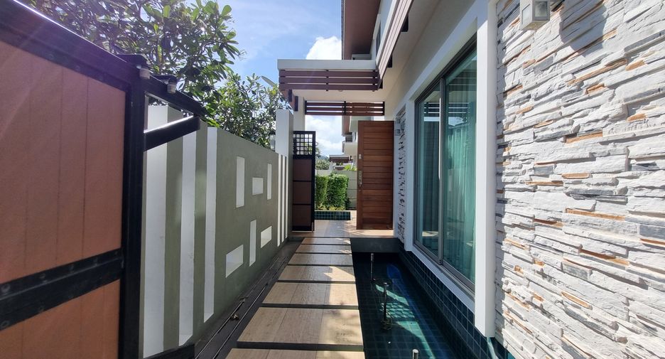 For rent 4 bedrooms house in Mueang Phuket, Phuket