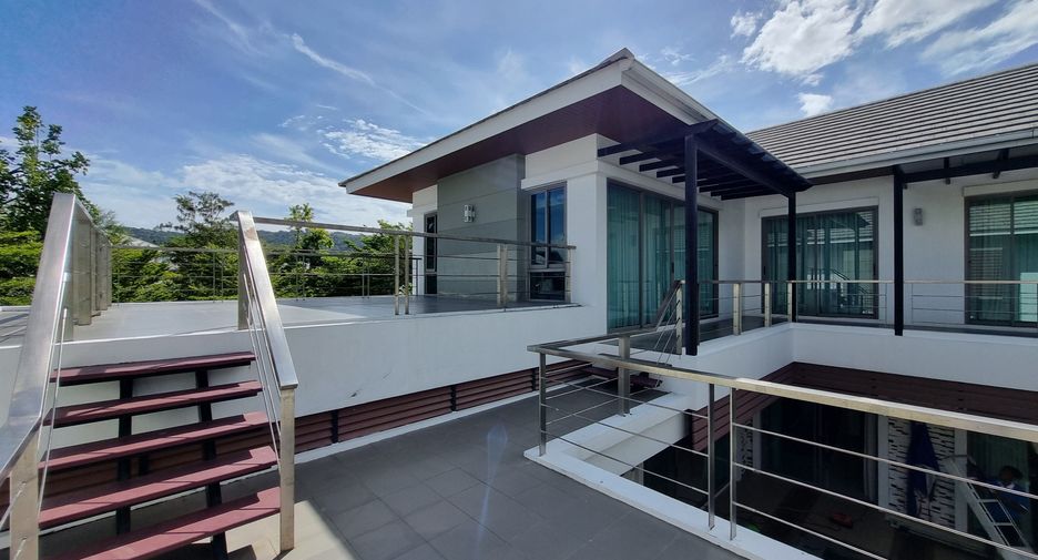 For rent 4 bedrooms house in Mueang Phuket, Phuket